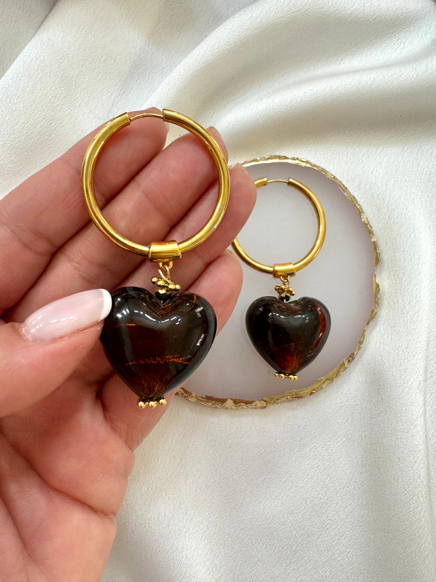 QUEEN OF HEARTS large stainless steel hoop earrings with Murano glass hearts