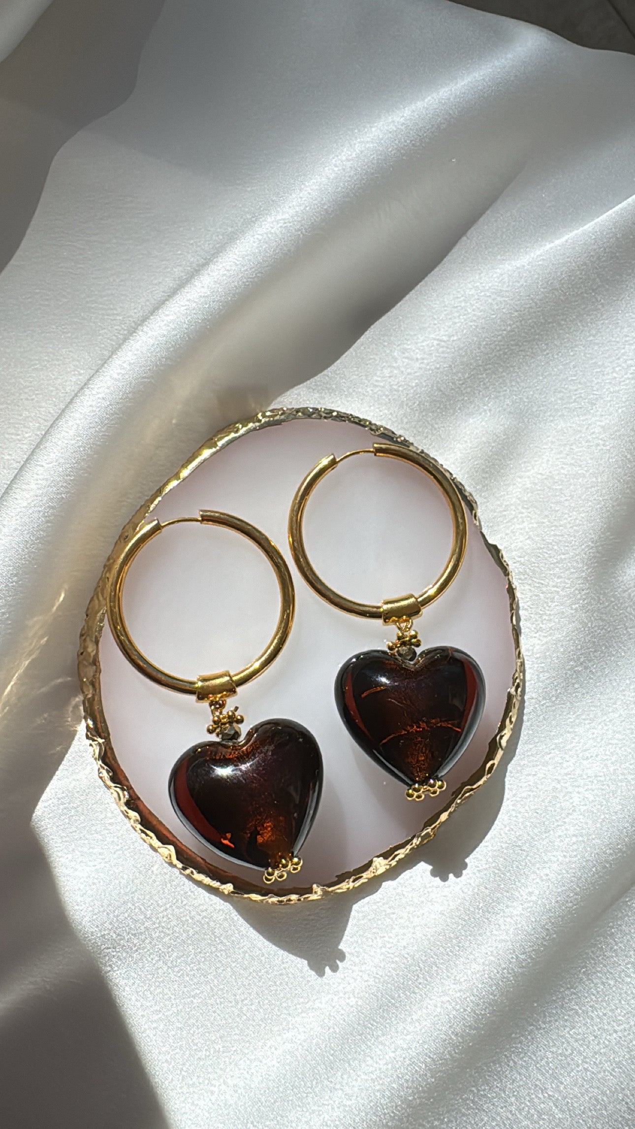 QUEEN OF HEARTS large stainless steel hoop earrings with Murano glass hearts