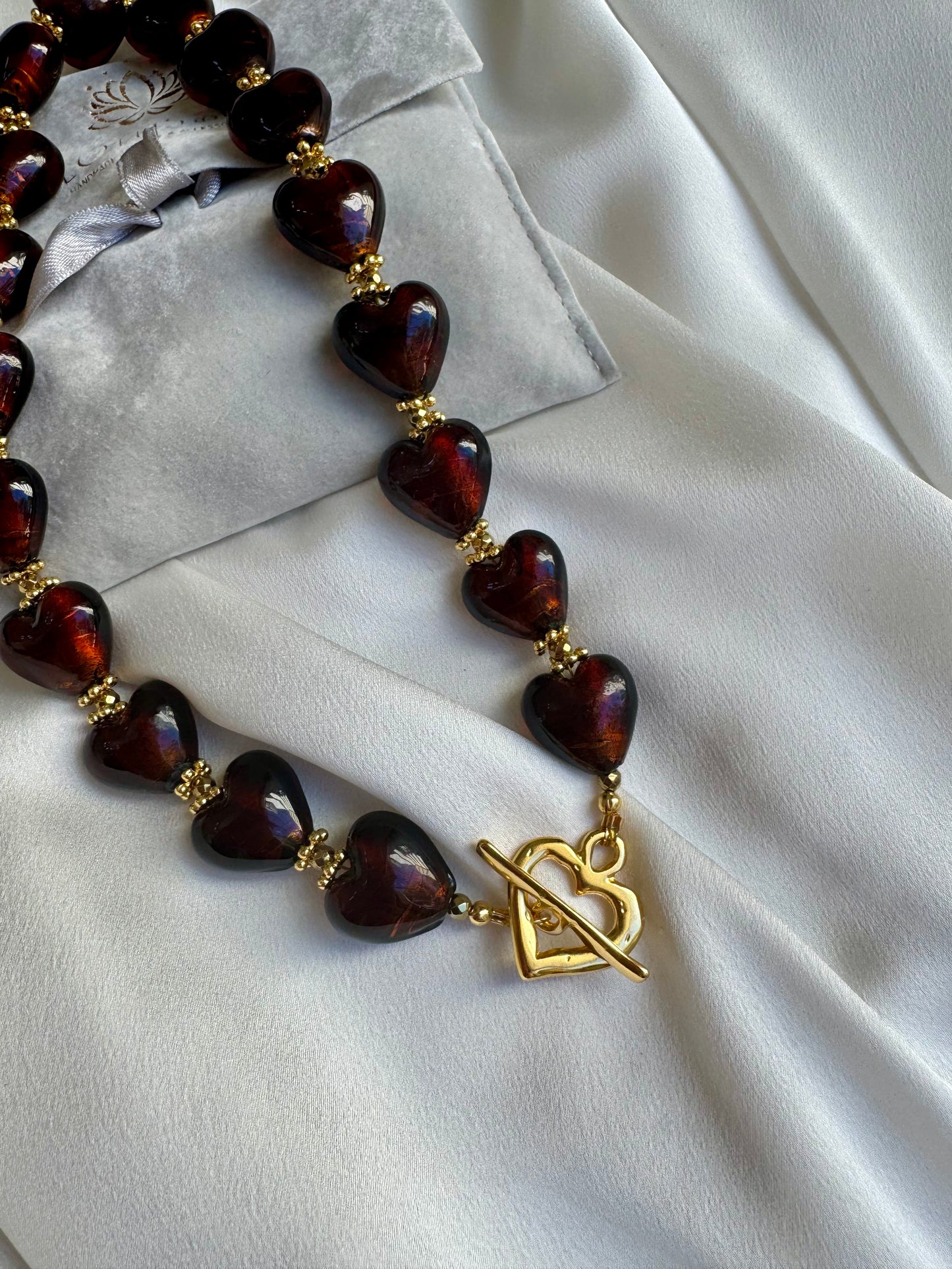 QUEEN OF HEARTS necklace with Murano glass hearts