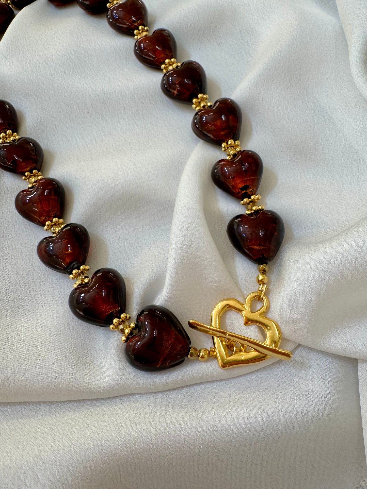 QUEEN OF HEARTS necklace with Murano glass hearts