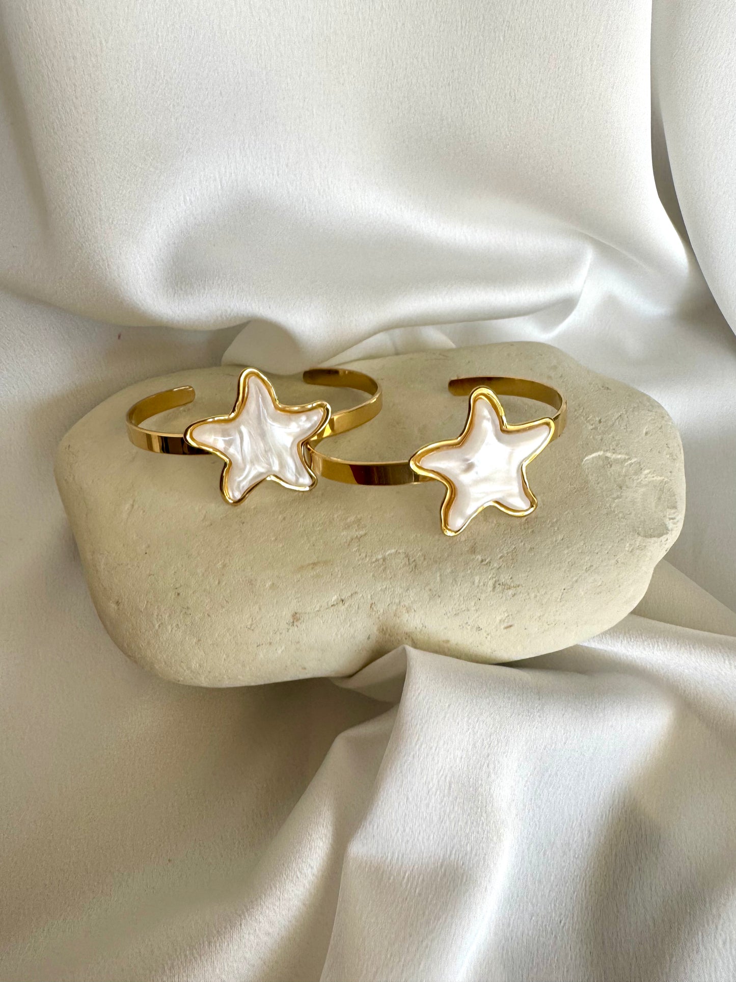 SUMMER stainless steel cuff bracelet white starfish
