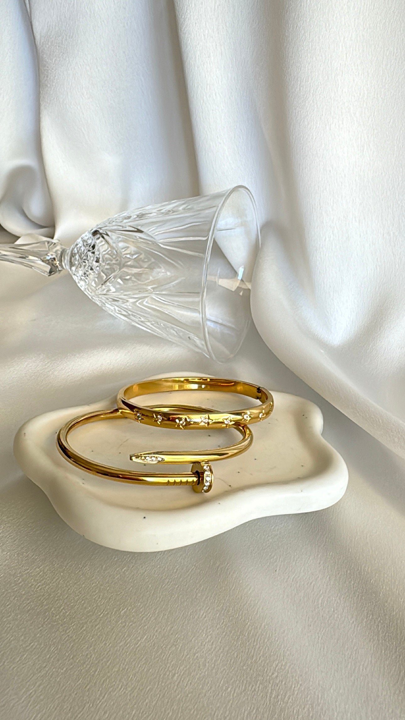 STARLIGHT stainless steel bangle with zircons