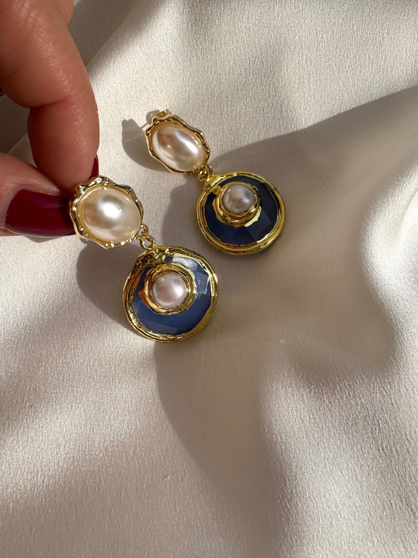 VIENNA drop earrings with blue cat eye and freshwater pearls