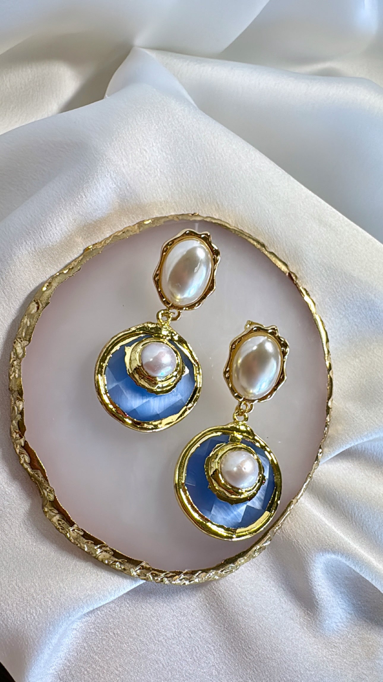 VIENNA drop earrings with blue cat eye and freshwater pearls