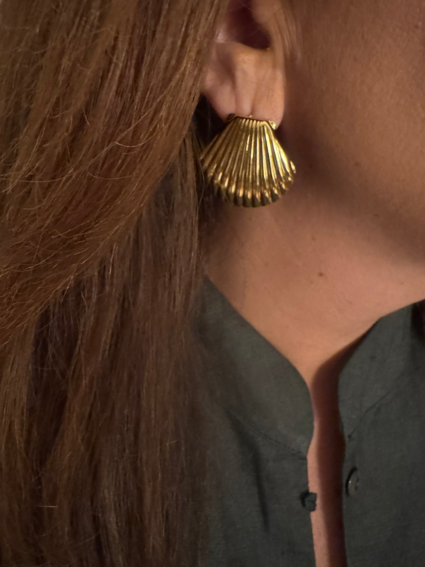 SUMMER VIBES gold plated stainless steel shell earrings