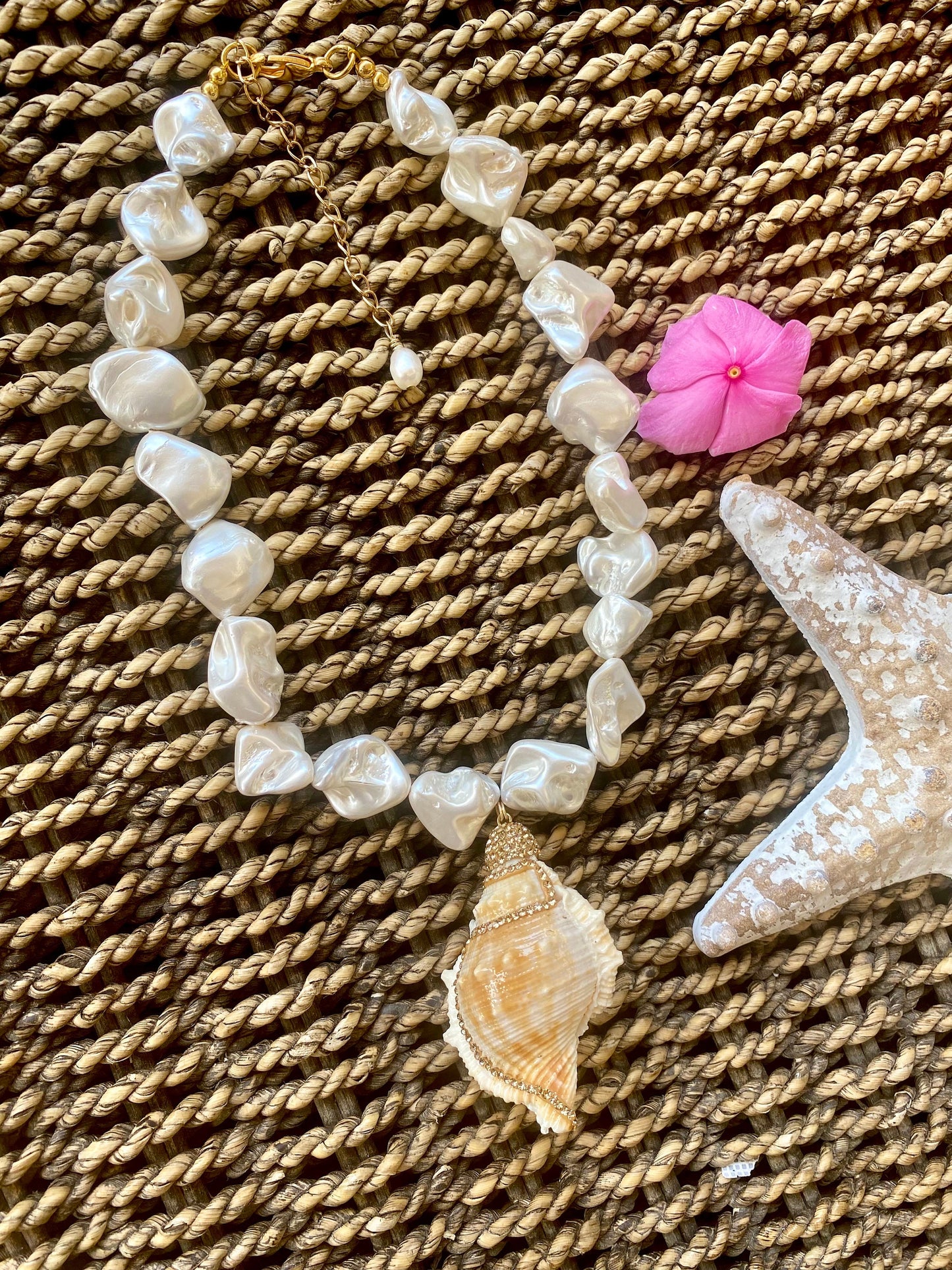 ELISABETTA necklace with chunky Mother of Pearl beads and shell centerpiece with strass