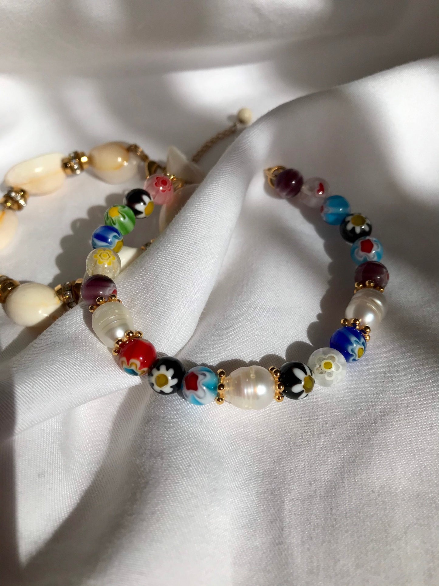 MILLEFIORI Pearl bracelet with millefiori glass beads