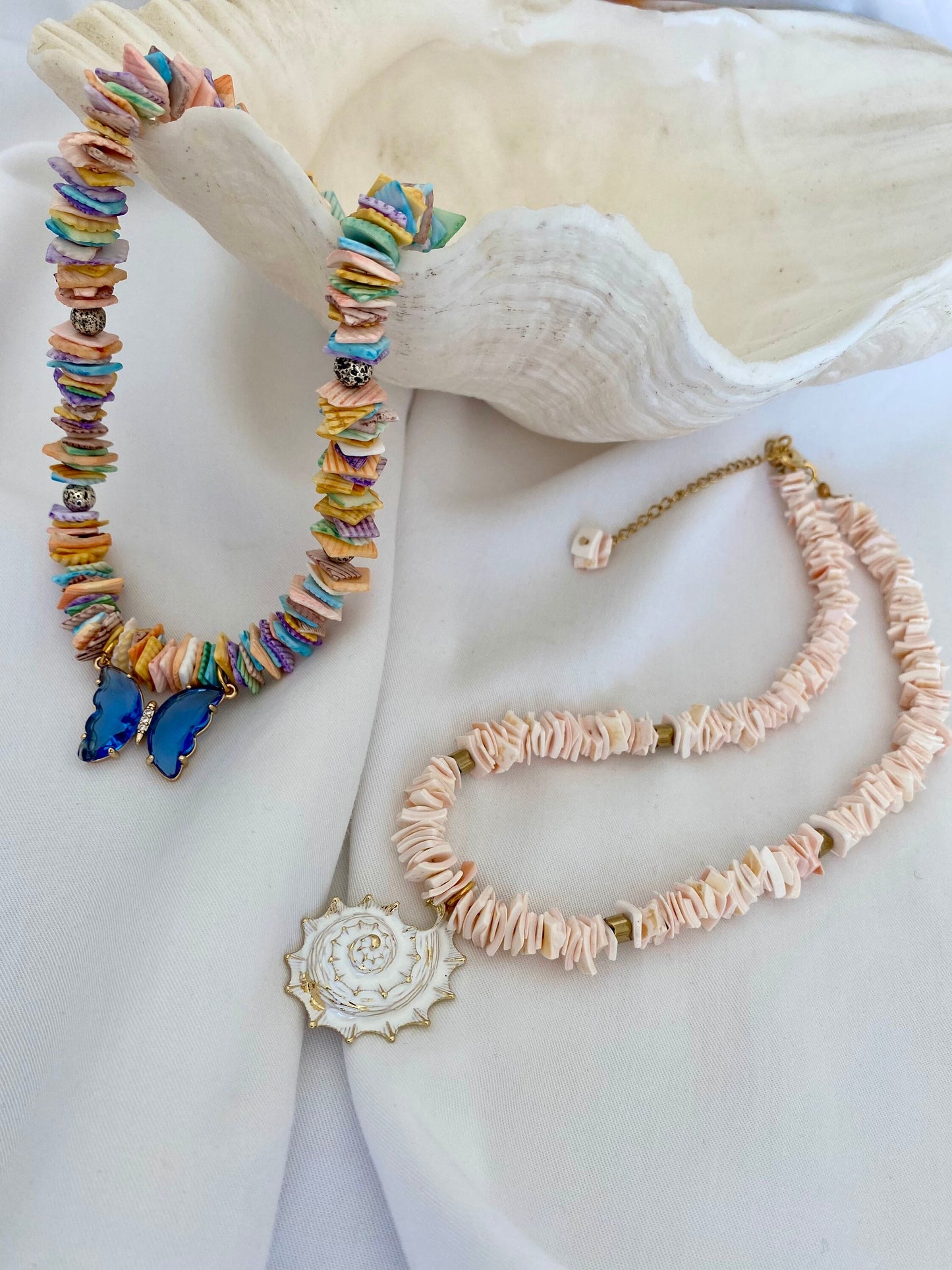 BUTTERFLY natural shell summer necklace with blue crystal butterfly