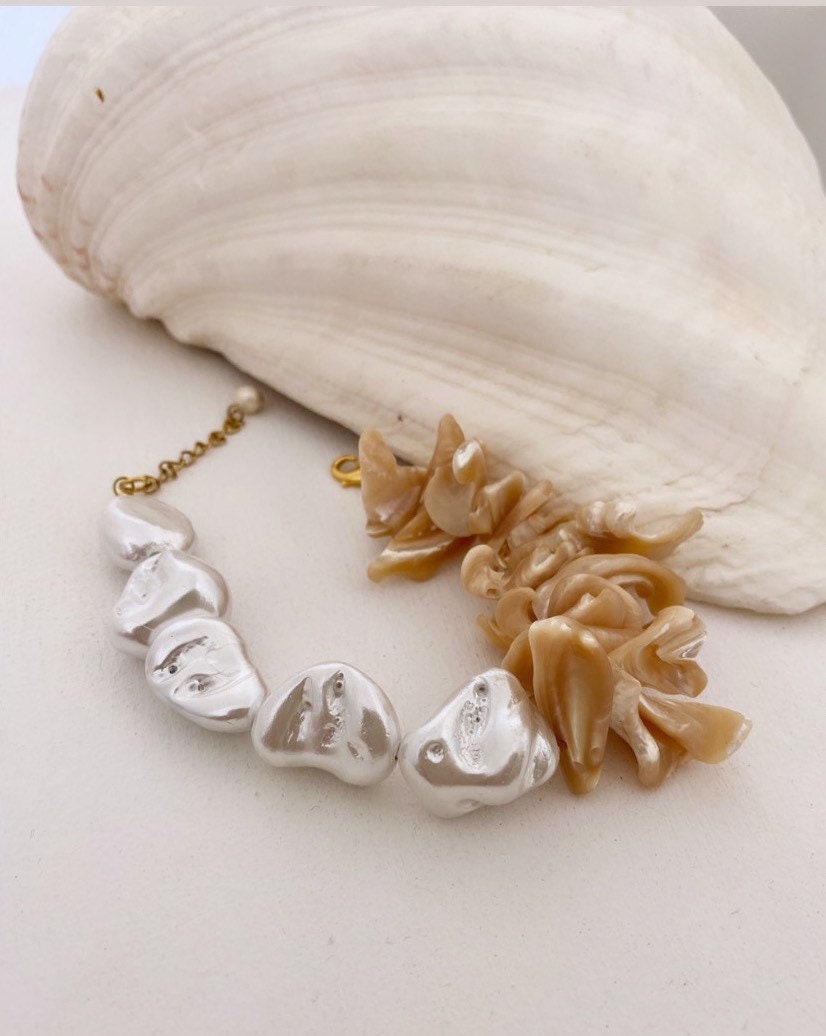 NAIAD bracelet with natural shells and Mother of Pearls