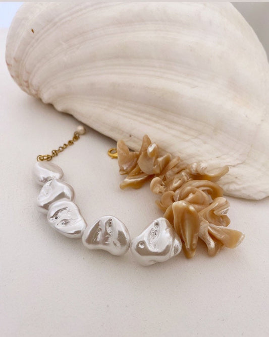 NAIAD bracelet with natural shells and Mother of Pearls