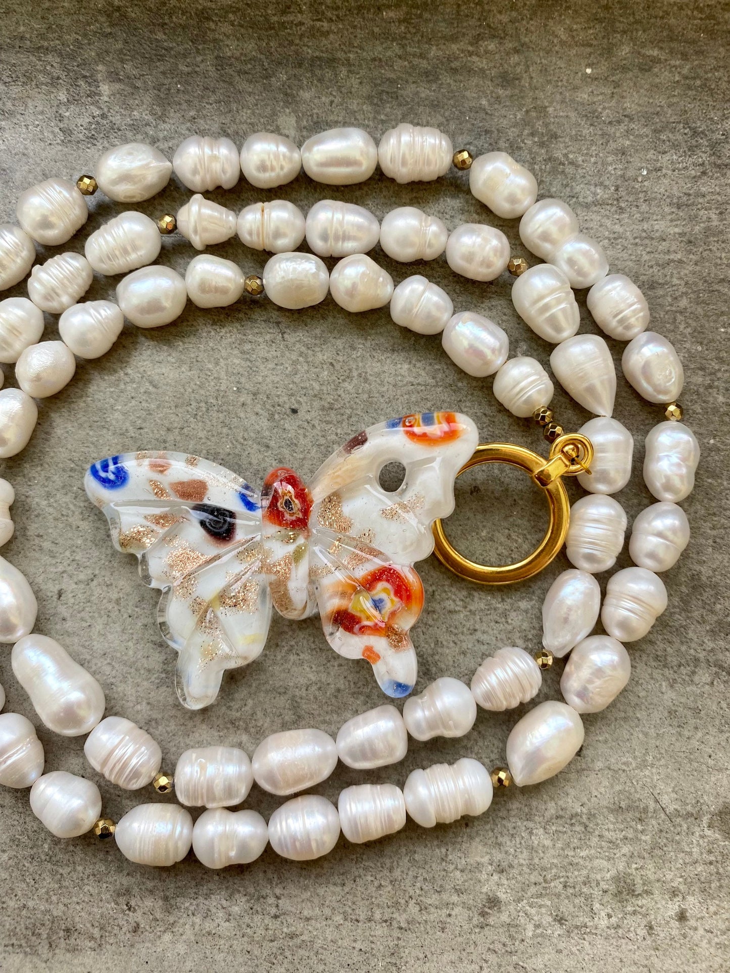 GIGI long pearl necklace with Murano glass butterfly charm