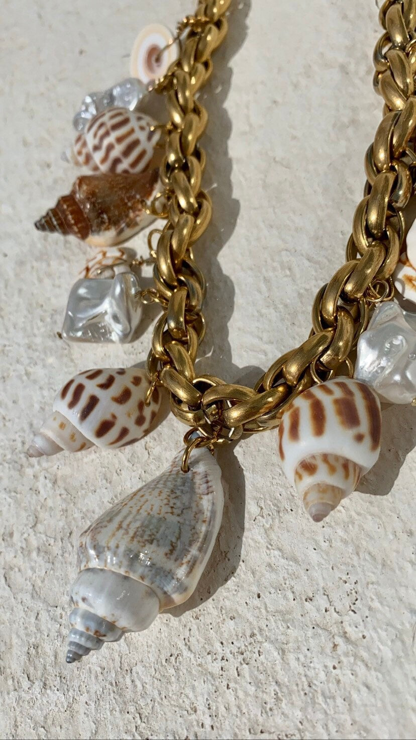 NERISSA stainless steel chain summer necklace with Mother of Pearls and natural shells