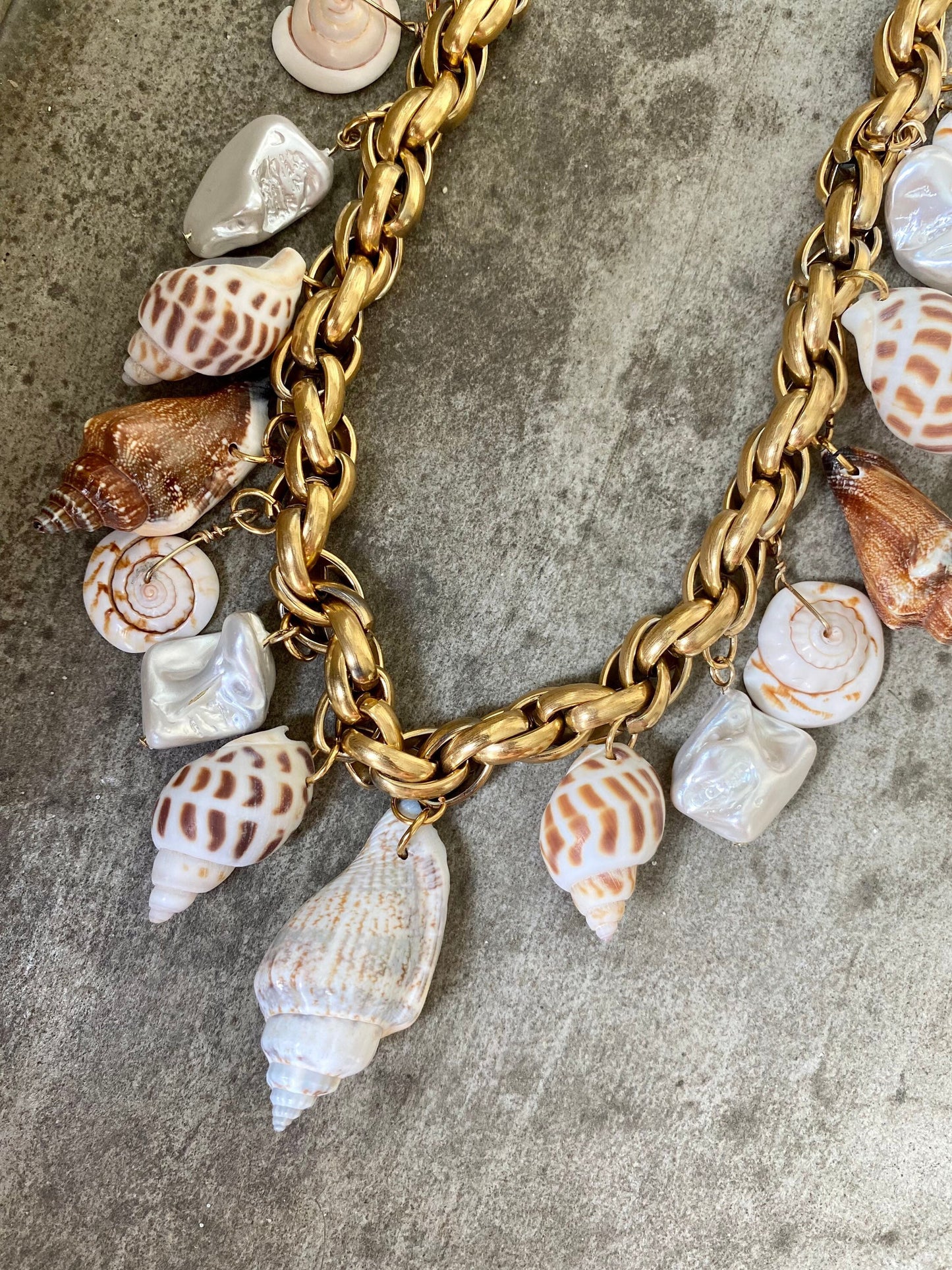 NERISSA stainless steel chain summer necklace with Mother of Pearls and natural shells