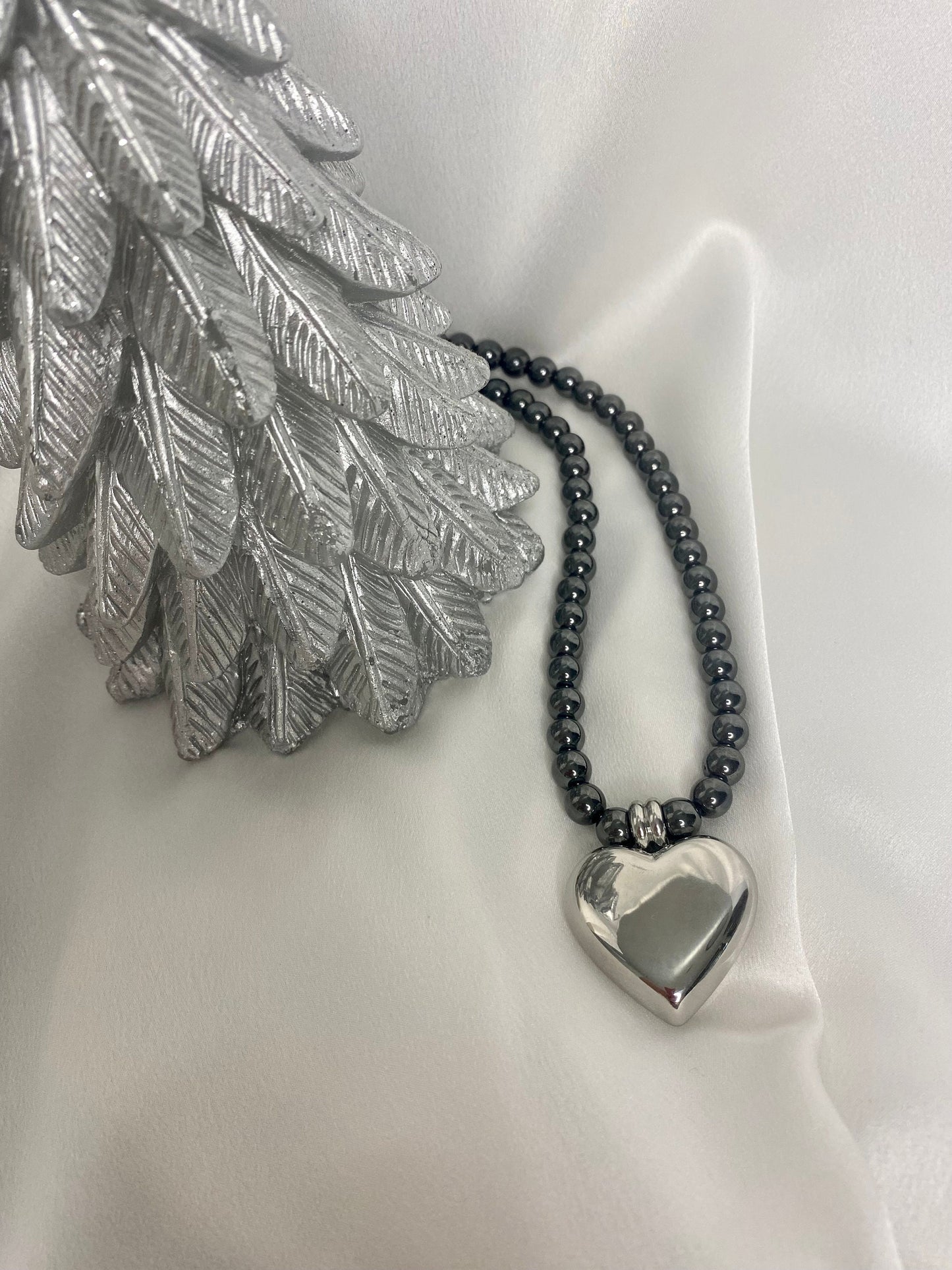 DARLENE black hematite necklace with stainless steel heart