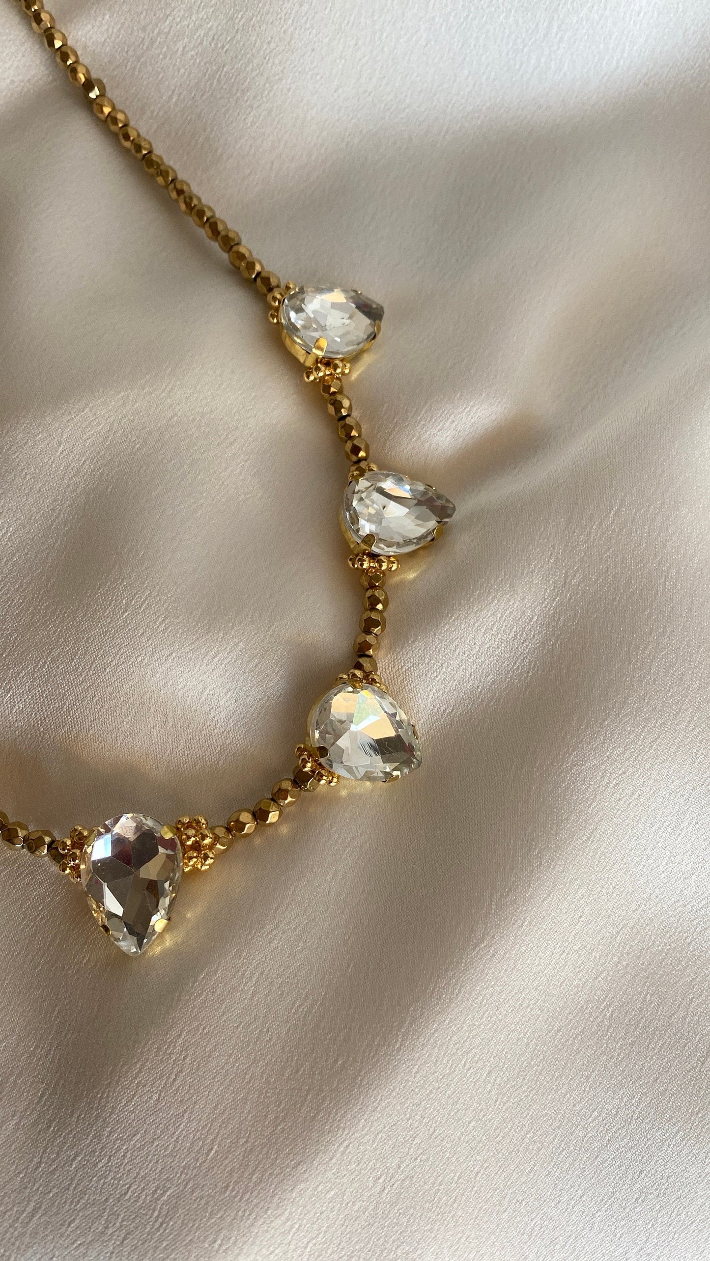 VALENTINA hematite necklace with crystals