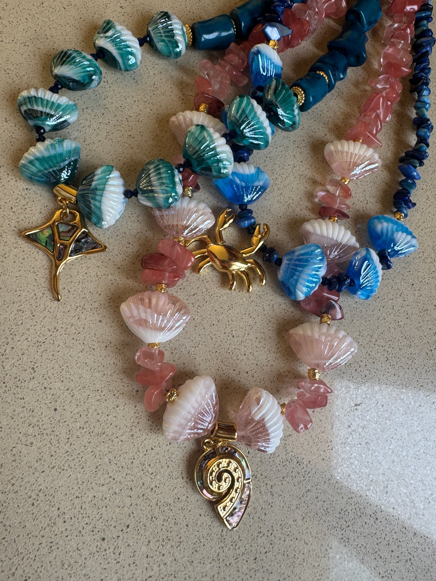 CYCLADIC TREASURES Shell necklace