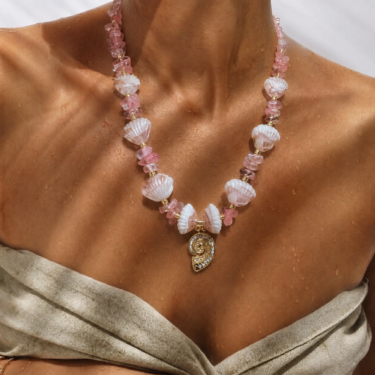CYCLADIC TREASURES Shell necklace