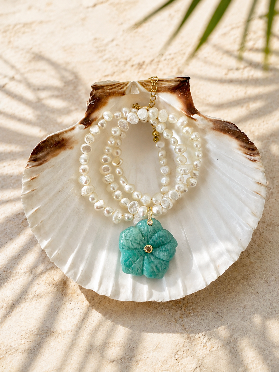 BLUE LOTUS Pearl necklace