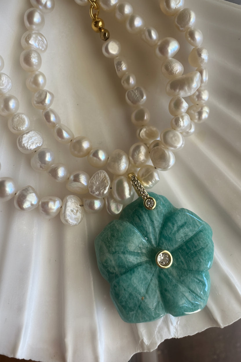 BLUE LOTUS Pearl necklace