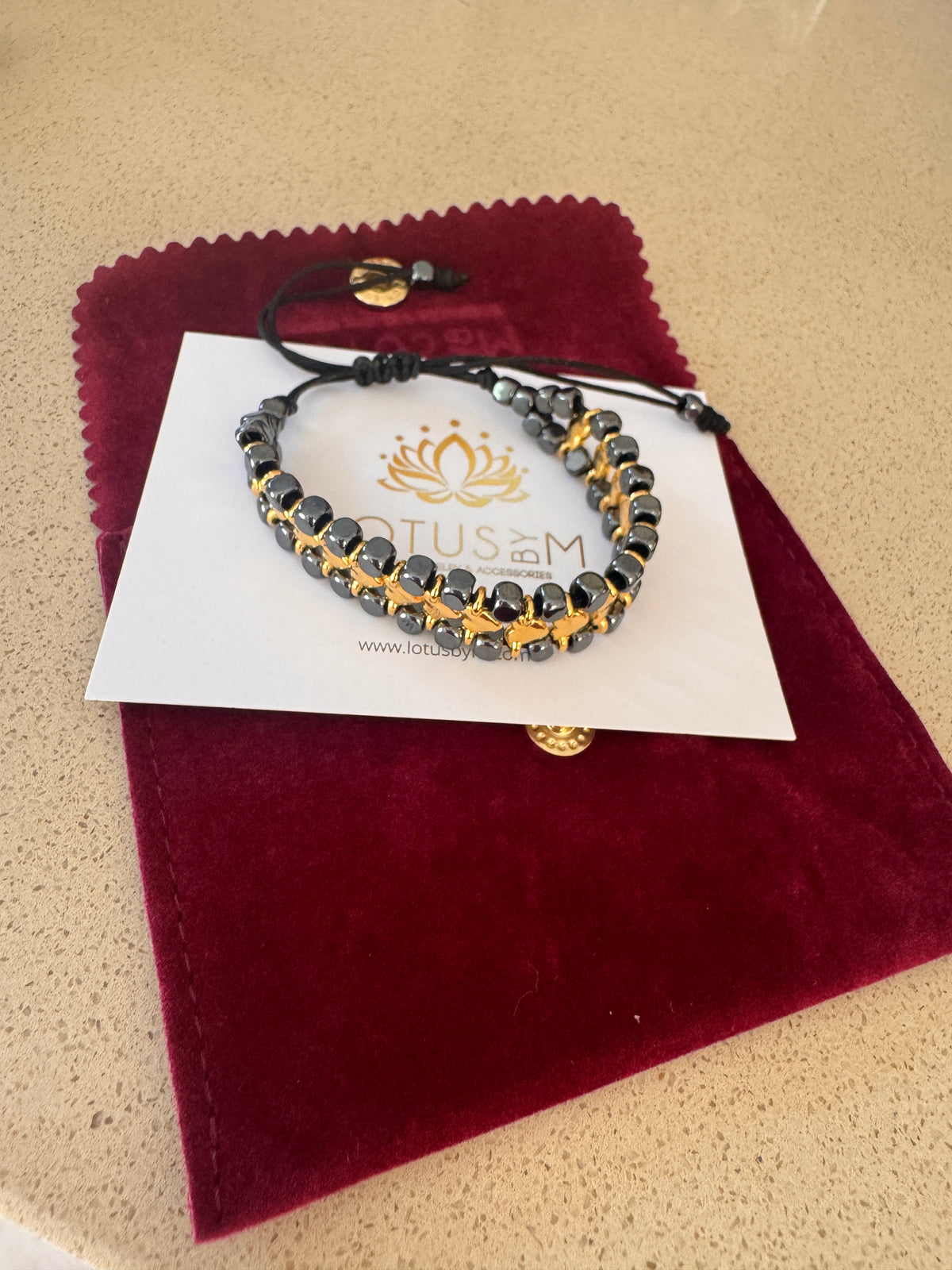 HEARTS bracelet with black hematite and heart beads