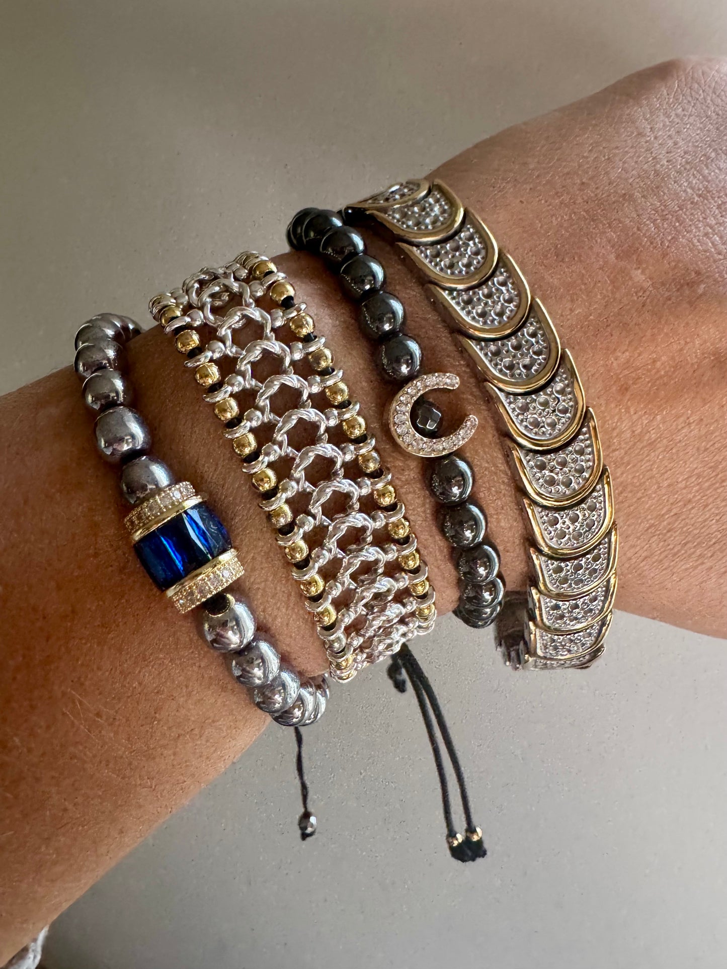 FORTUNA bracelet with black hematite beads