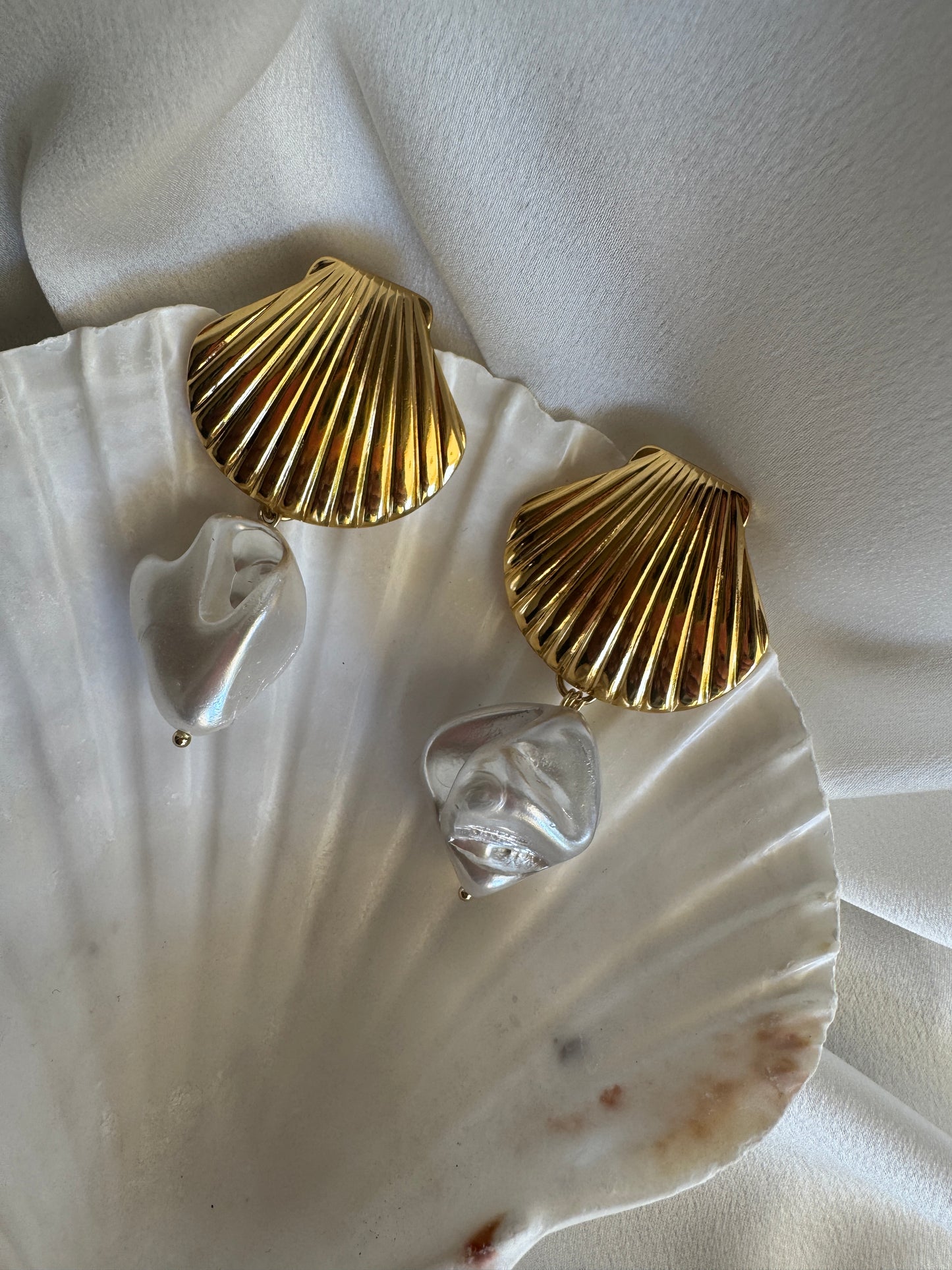 SANTORINI stainless steel shell earrings